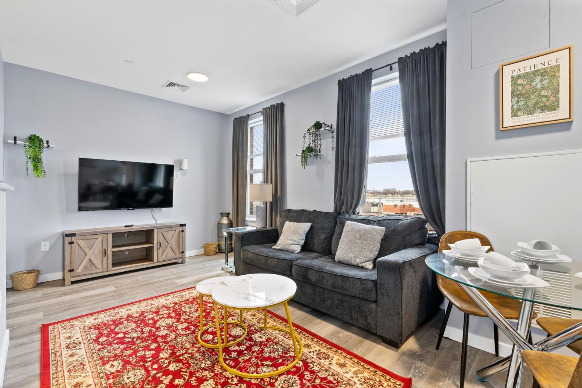 Furnished Apartments Near Encore Everett Room photo
