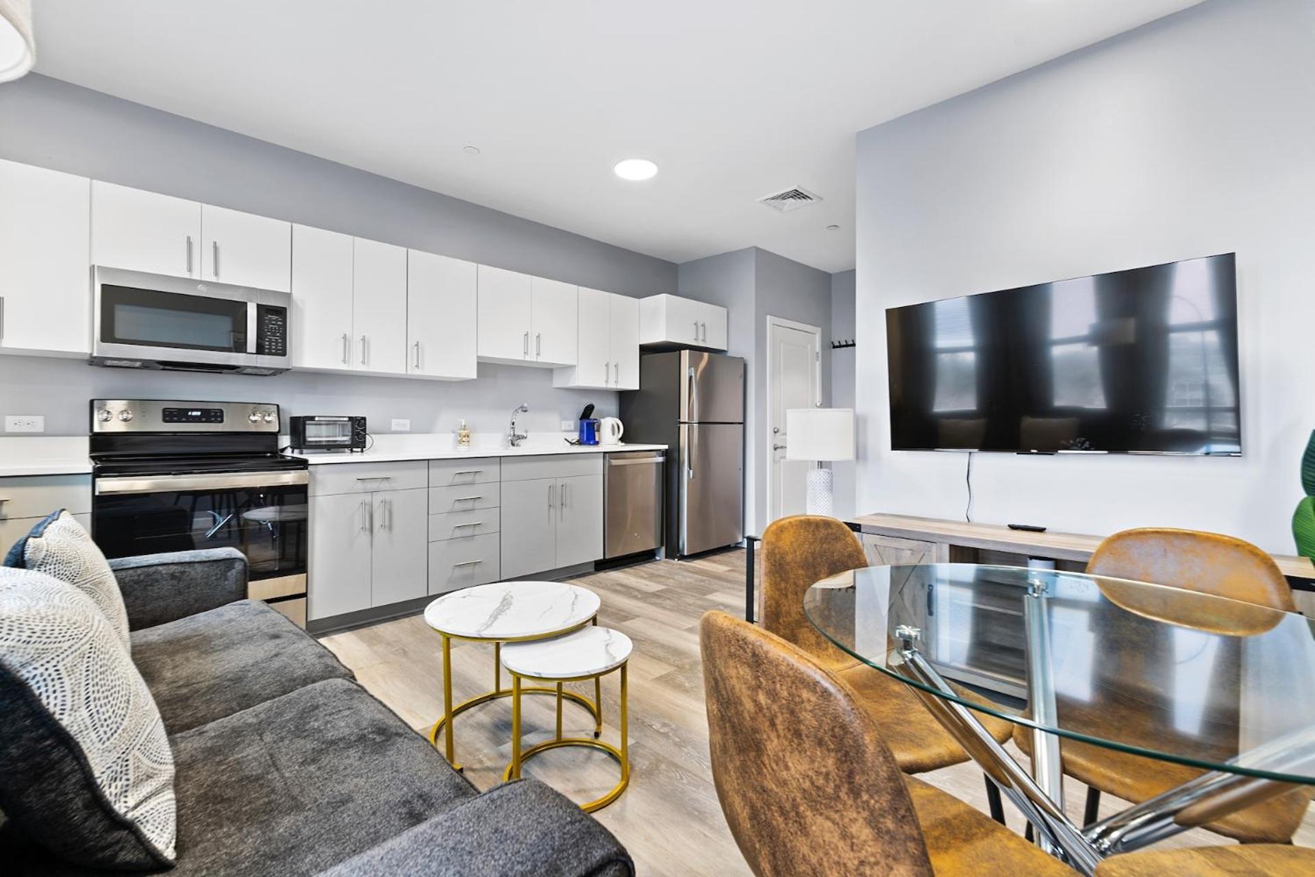 Furnished Apartments Near Encore Everett Room photo