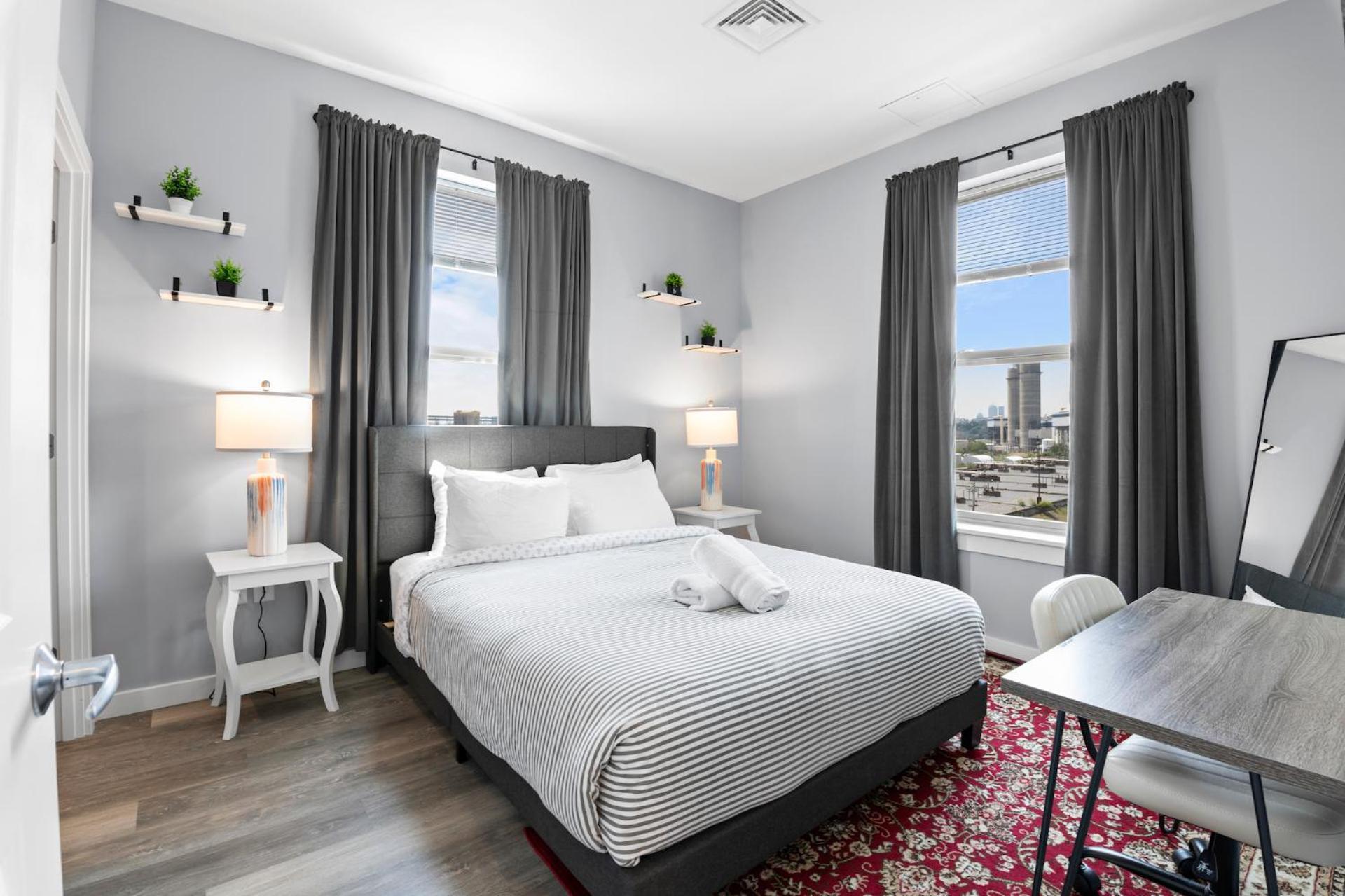 Furnished Apartments Near Encore Everett Room photo